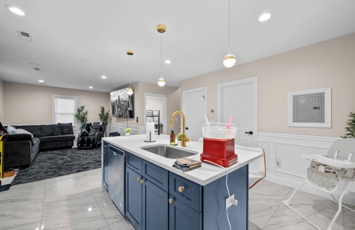 Union Apartment | Cozy 2-Story Loft Apt: Hot Tub, Grill, Arcade, EWR in 10 min, NYC in 25 min