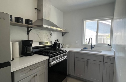 Burbank Apartment | Cozy 2b2b Home in Central San Jose