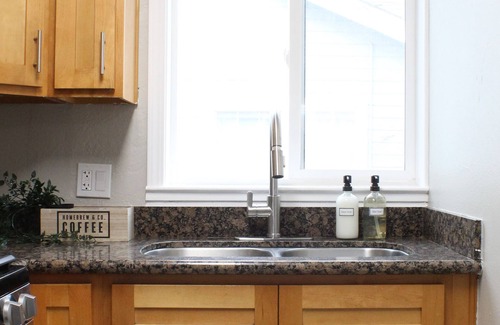 Burbank Apartment | Cozy 2b2b Home in Central San Jose