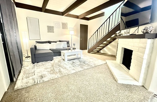 Arden-Arcade Condo | Cozy 2bd condo minutes away from all Medical facilities.