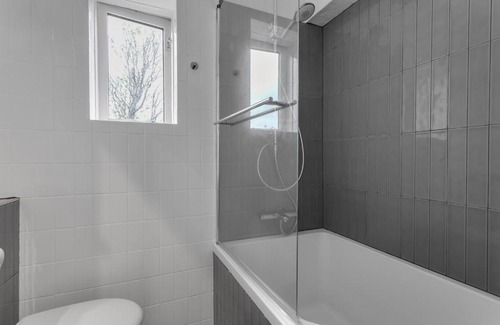 Hliðar Apartment | Cozy 2BR Apartment