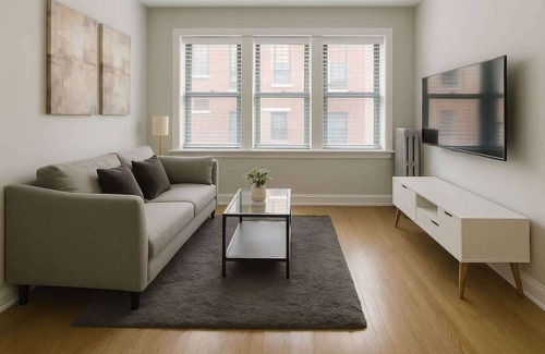 Chicago Apartment | Cozy 2BR Apt for a Seamless Stay