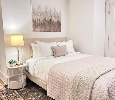 College Hill Apartment | Cozy 2BR Apt with Parking, Steps to Brown and RISD