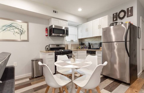 Garden Court Apartment | Cozy 2BR/Comfy King Bed |The Loft@Cedar Park