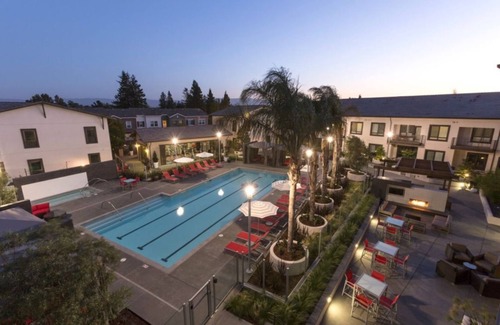 Morse Park Condo | Cozy 2BR Condo at Anton 1101 – Great Amenities