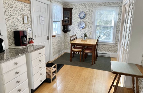 Bar Harbor House | Cozy 2BR in Downtown Bar Harbor! [Agamont Cottage]