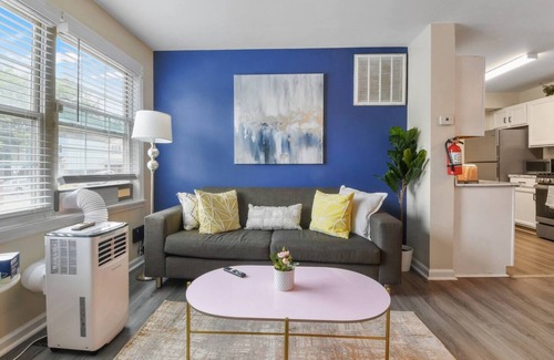 Newark Hotel | Cozy 2BR Modern Free Parking ! 30 min to NYC !