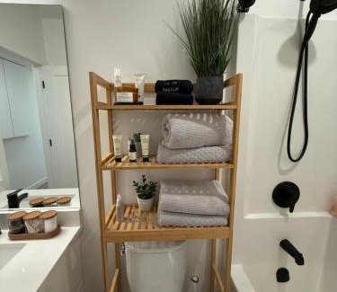 Saskatoon House | Cozy 2BR retreat in Rosewood