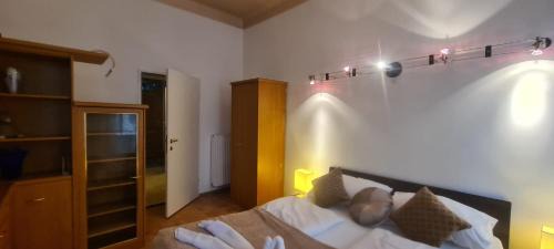 Matzleinsdorf Apartment | Cozy 2BR shared Apartment City Retreat Prime Central Location