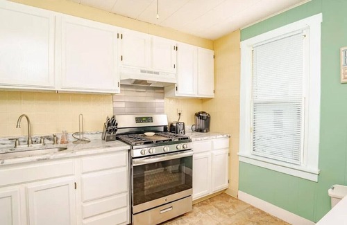 North End Apartment | Cozy 2BR with Bunk Beds, Steps to Boardwalk