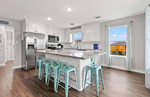 Surfside Beach House | Cozy 2nd Row Beach House w Ocean Views in lovely Surfside Beach