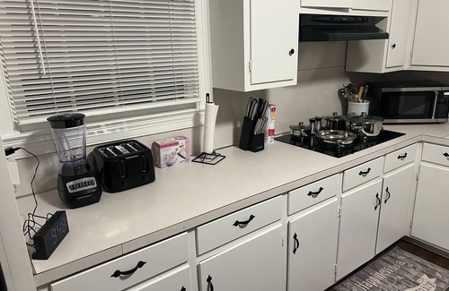 Danville House | Cozy 3 bdrm 2bath home close to Averrett University (smoking allowed)