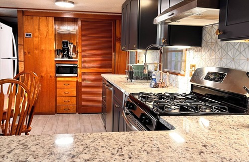 Franklin House | Cozy 3 Bed 2 Bath with Huge Outdoor Living