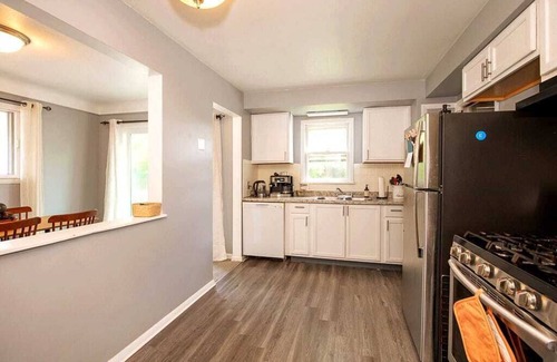 Maple Heights House | Cozy 3 bed homenNEW ON VRBO DISCOUNTED PRICE, EXCELLENT REVIEWS OTHER PLATFORMS