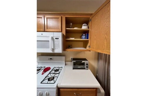 University Hills and Windsor Park House | Cozy 3-bed townhouse near Mueller and DT Austin
