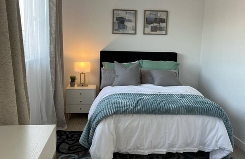 Throgs Neck Apartment | Cozy 3 Bedroom Apartment in the Bronx -Throggs neck