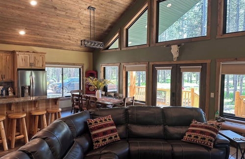 Island Park Cabin | Cozy 3-bedroom cabin with WiFi in soothing Island Park