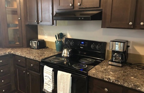 Candler Cabin | Cozy 3-bedroom cabin in welcoming Candler with WiFi, AC
