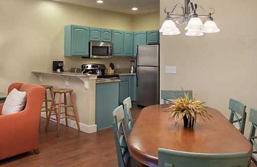 Boyne Falls Resort | Cozy 3-bedroom Combined resort in peaceful Boyne Falls with AC, WiFi