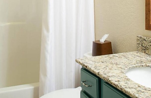 Boyne Falls Resort | Cozy 3-bedroom Combined resort in peaceful Boyne Falls with AC, WiFi