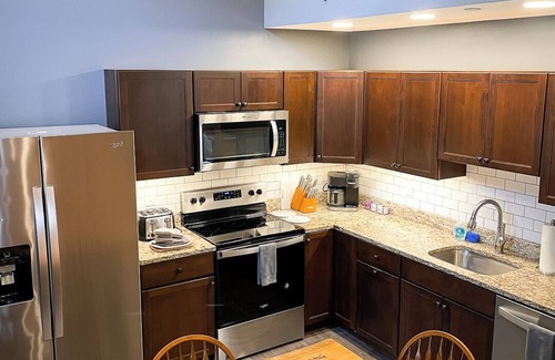 Intervale Cabin | Cozy 3-bedroom Duplex cabin - 1 Side - in peaceful Intervale with WiFi, AC