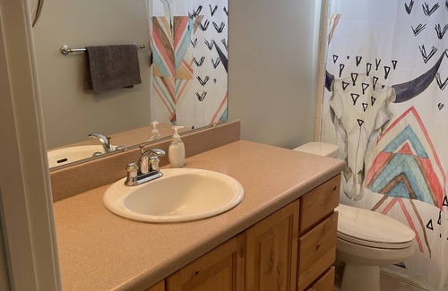 Wittmann House | Cozy 3-bedroom horse property with stalls and arena! Wittmann with WiFi, AC,