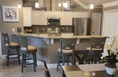 Broadmoor House | Cozy 3-bedroom house with pool and patio