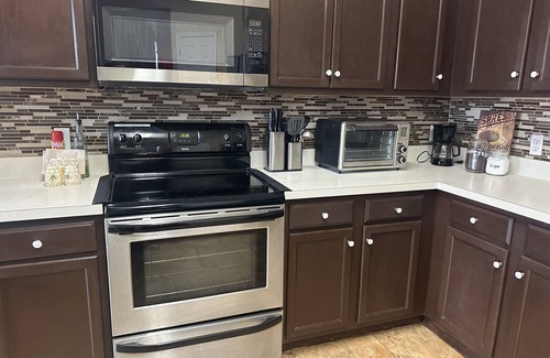 Kissimmee House | Cozy 3-bedroom in Golf & Gated Community- private pool and firepit