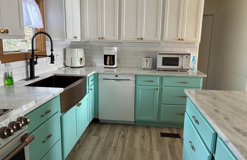 Lakeland House | Cozy 3-bedroom mobile home with WiFi, AC in peaceful Oscar