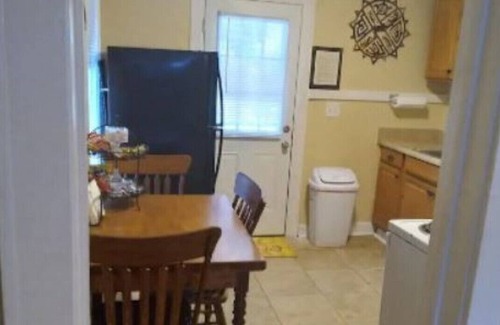 North Charleston Cottage | Cozy 3 bedroom cottage. minutes from everything