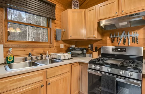 New Lisbon Cabin | Cozy 3 out of 7 cabin in tranquil New Lisbon