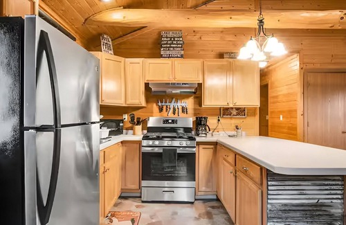 New Lisbon Cabin | Cozy 3 out of 7 cabin in tranquil New Lisbon
