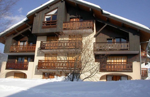 Les Carroz-d'Araches Apartment | Cozy 3-Room Apt for 4-6 at Ski Slopes, Near Village Center, Balcony, Parking, Pet-Friendly