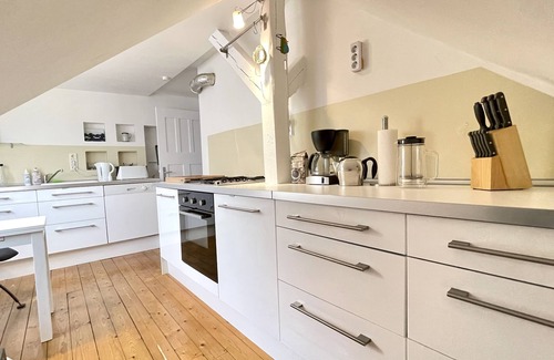 Burgeresch Apartment | Cozy 3 room apartment 4 minutes near central station and city
