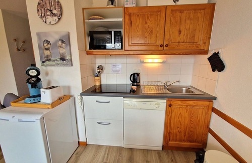 Valfrejus Apartment | Cozy 3 rooms for 6, southwest balcony, 50m from slopes