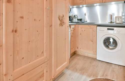 Le Chinaillon Apartment | Cozy 3-star Apartment for 6, Ski-in/Ski-out, Fully Equipped with Wi-Fi near Shops!
