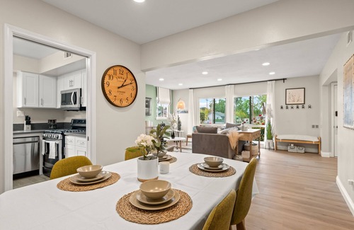 Ontario House | Cozy 3B/2B Near Ontario Airport and Toyota Arena