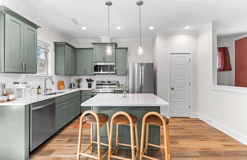 Durham House | Cozy 3BD Stay, BBQ & Yard, Mins to Duke & Downtown