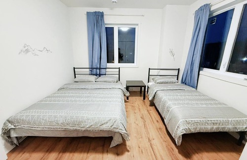 Longueuil Apartment | Cozy 3BR Apt. | Close to Subway & Good Walkability