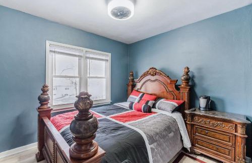 Oakdale Apartment | Cozy 3BR Home in Oakdale with BBQ & Private Patio!