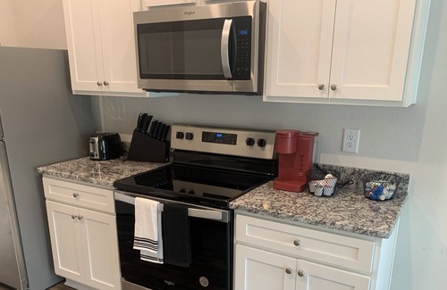 Greensboro House | Cozy 3BR House 15mins to A&T, UNCG, Cone Hospital