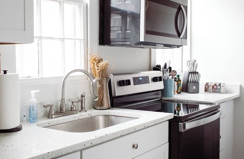 Montgomery Apartment | Cozy 3BR King Beds | Fast Wifi & Newly Renovated