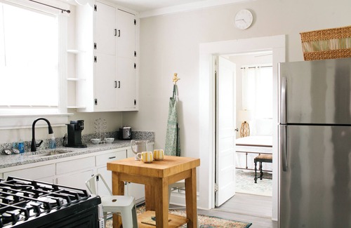 Montgomery Apartment | Cozy 3BR King Beds | Fast Wifi & Newly Renovated