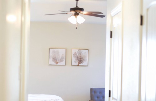 Wolfforth House | Cozy 4 Bdrm with spacious private primary suite