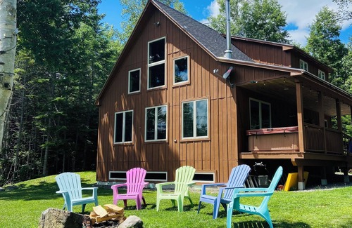 Rangeley Cabin | Cozy 4-bedroom cabin with views of Saddleback mountain- WiFi plus an EV charger