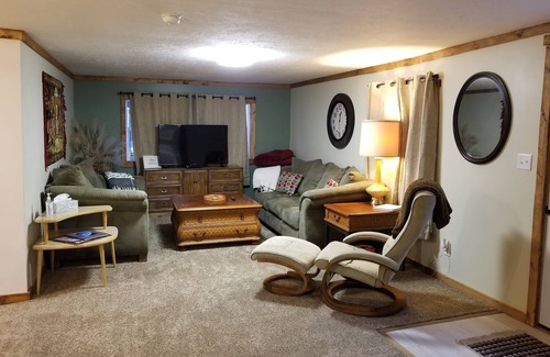 Cassville House | Cozy 4 bedroom 1.5 bath home. Walking distance from downtown. Pet friendly