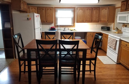Cassville House | Cozy 4 bedroom 1.5 bath home. Walking distance from downtown. Pet friendly
