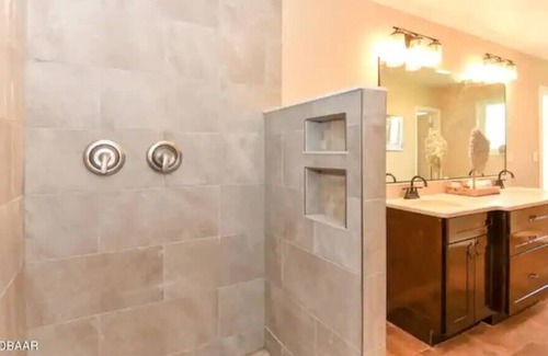 Ormond-by-the-Sea House | Cozy 4 bedroom beachside home!