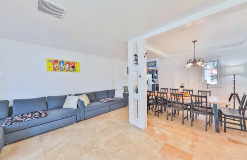 Highland Garden House | Cozy 4-bedroom house in enjoyable Hollywood with AC, WiFi