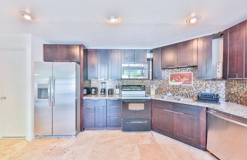 Highland Garden House | Cozy 4-bedroom house in enjoyable Hollywood with AC, WiFi